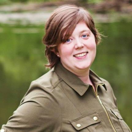 Rebecca Gerdes-McClain Headshot